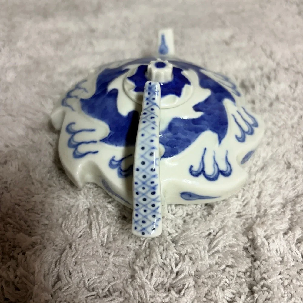 Vtg Blue and White‎ Porcelain Flat Scalloped Teapot Wave Cloud Pattern Seal Mark
